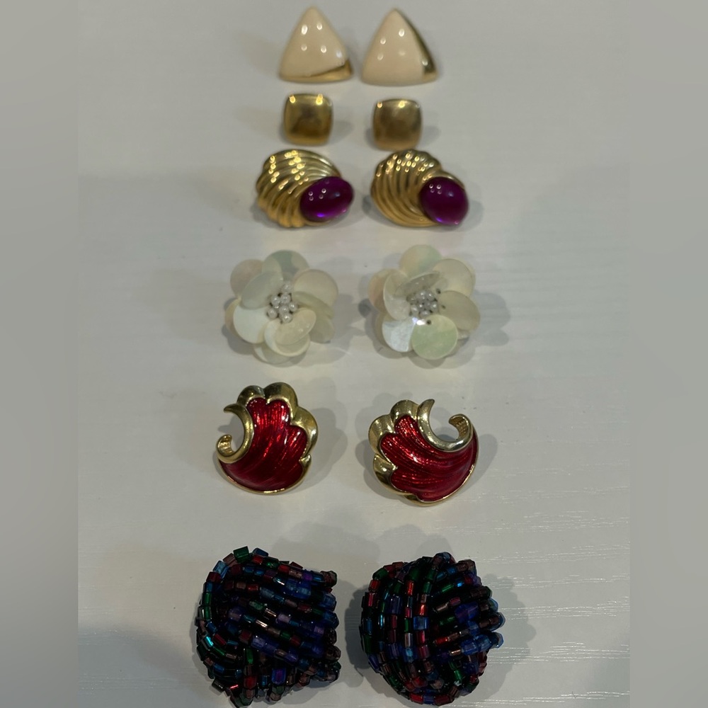 Vintage Pierced Colorful Costume Earrings Pierced Gold tone, more 6 pairs